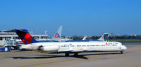 N963DL @ KDCA - Taxi DCA - by Ronald Barker