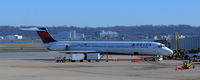 N902DE @ KDCA - DCA VA - by Ronald Barker