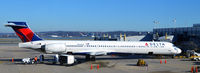 N922DX @ KDCA - DCA VA - by Ronald Barker