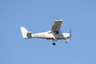 N3032R @ KSRQ - Cessna Skycatcher (N3032R) on approach to Runway 4 at Sarasota-Bradenton International Airport - by Jim Donten