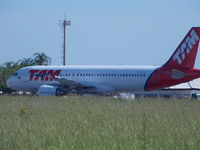 PR-MHR @ SWKN - Aeroporto Nelson Ribeiro Guimarães, Caldas Novas, GO (CLV/SBCN). Em 30 de dezembro de 2012