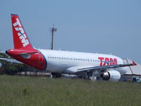 PR-MHR @ SWKN - Aeroporto Nelson Ribeiro Guimarães, Caldas Novas, GO (CLV/SBCN). Em 30 de dezembro de 2012