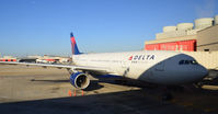 N857NW @ KATL - Atlanta - by Ronald Barker