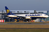 EI-EKB @ WAW - Ryanair - by Chris Jilli