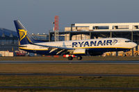 EI-DAI @ WAW - Ryanair - by Chris Jilli