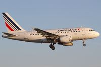 F-GUGD @ WAW - Air France