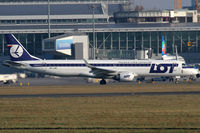 SP-LNC @ WAW - LOT - Polish Airlines