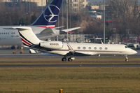 N516QS @ WAW - Private