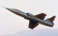 24 98 @ ETSN - flying display