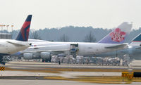 B-18725 @ KATL - Atlanta