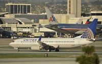 N26215 @ KOSH - Arrived at LAX on 25L - by Todd Royer