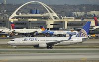 N77518 @ KLAX - Arrived at LAX on 25L - by Todd Royer