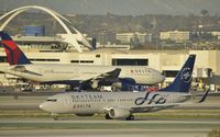 N3755D @ KLAX - Taxiing to gate - by Todd Royer