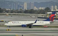 N3731T @ KLAX - Taxiing to gate - by Todd Royer