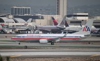 N904NN @ KLAX - Boeing 737-800 - by Mark Pasqualino