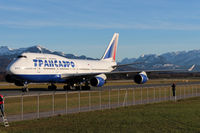 EI-XLF @ LOWS - Boeing 747-400
