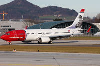 LN-DYA @ LOWS - Boeing 737-800