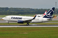 YR-BGH @ LOWW - Tarom