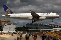 N411UA @ SXM - visitor - by Wolfgang Zilske
