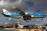 PH-BFN @ SXM - visitor - by Wolfgang Zilske