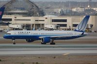 N544UA @ KLAX - UA B752 just landed - by FerryPNL