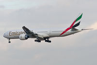 A6-EGX @ LOWW - Emirates 777-31H(ER)
