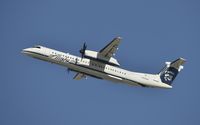 N432QX @ KLAX - Departing LAX - by Todd Royer
