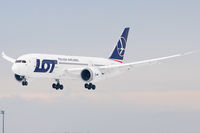 SP-LRB @ VIE - LOT - Polish Airlines - by Chris Jilli