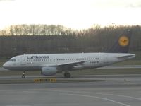 D-AKNF @ LOWW - Taxiing - by Moro Bence