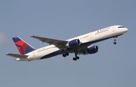 N608DA @ KFLL - Boeing 757-200