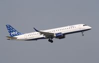 N292JB @ KFLL - ERJ 190-100 IGW - by Mark Pasqualino
