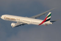 A6-EGE @ VIE - Emirates