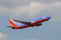 N734SA @ KFLL - Boeing 737-700 - by Mark Pasqualino