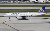 N459UA @ KFLL - Airbus A320