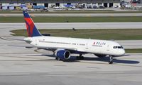 N542US @ KFLL - Boeing 757-200