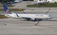 N76519 @ KFLL - Boeing 737-800