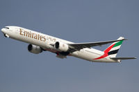 A6-EBM @ VIE - Emirates