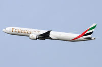 A6-EBM @ VIE - Emirates