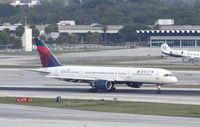 N531US @ KFLL - Boeing 757-200