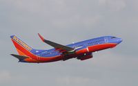 N438WN @ KFLL - Boeing 737-700 - by Mark Pasqualino