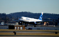 N579JB @ KDCA - Landing DCA - by Ronald Barker