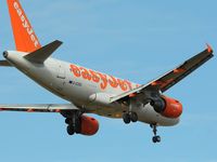 G-EZDU @ LFBD - EZY7637 from Lisbonne, landing 05 - by Jean Goubet-FRENCHSKY
