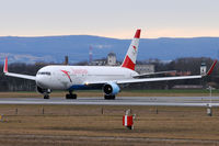 OE-LAX @ VIE - Austrian Airlines