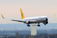 D-ABUM @ VIE - Condor Flugdienst - by Chris Jilli