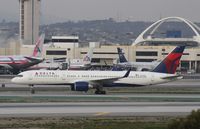 N649DL @ KLAX - Boeing 757-200