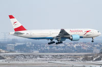 OE-LPC @ VIE - Austrian Airlines