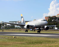N733UW @ TNCM - N733UW