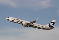N320AS @ KLAX - Boeing 737-900 - by Mark Pasqualino
