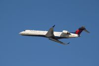 N616QX @ KLAX - CL-600-2C10