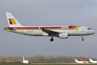 EC-IEI @ EGSH - Arriving at EGSH for spray by Air Livery.